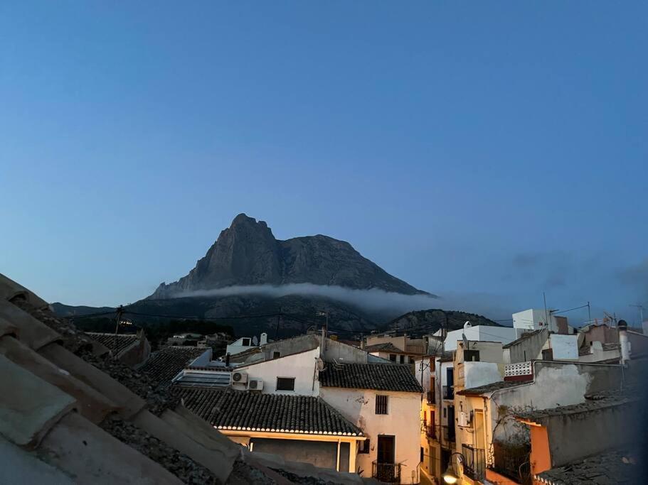 Apartment Stunning Mountain And Sea Views